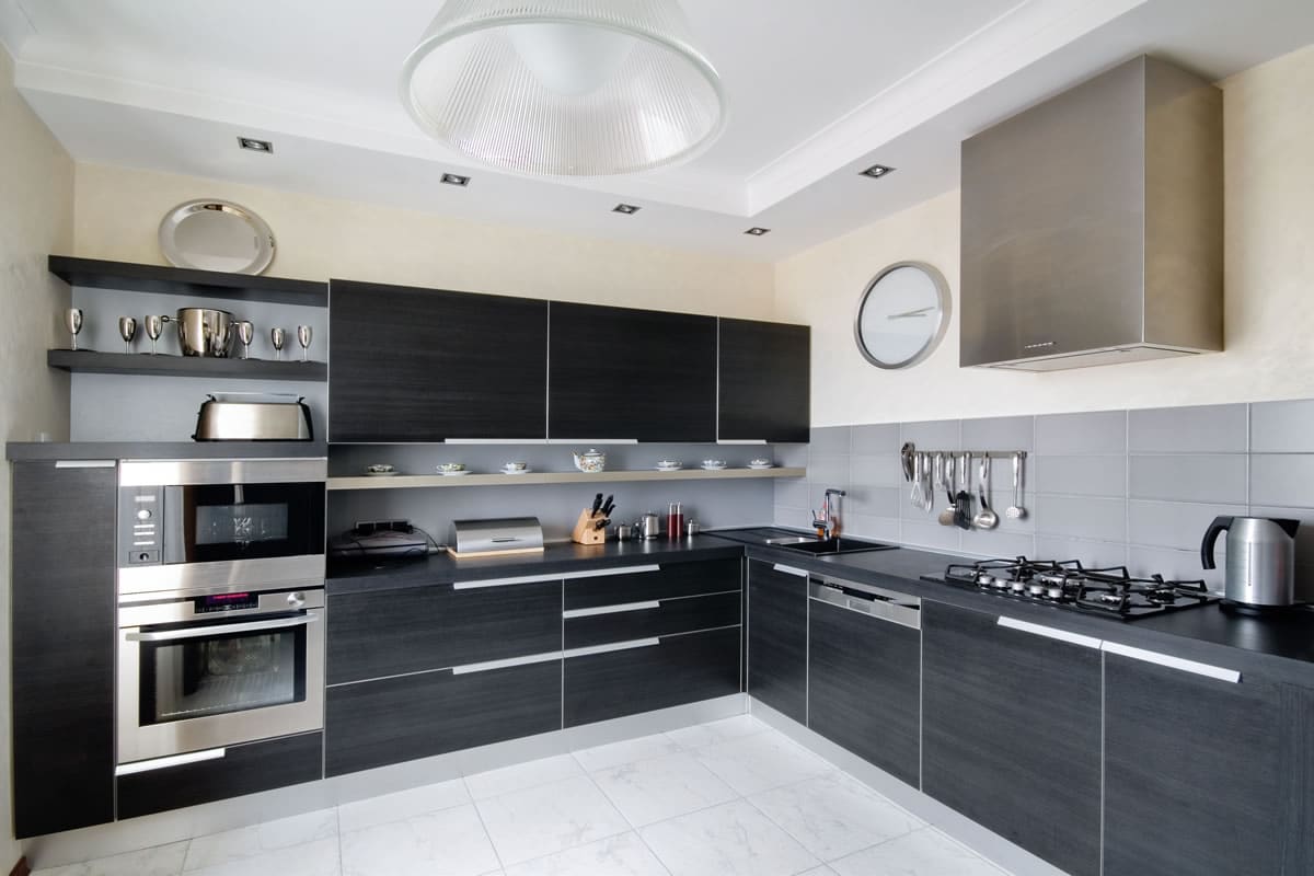 Cocina de diseño moderno en negro