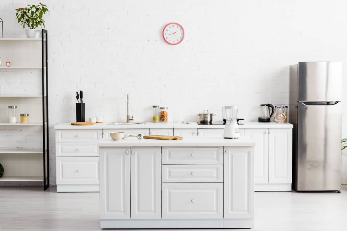 Cocina de madera monocolor blanco