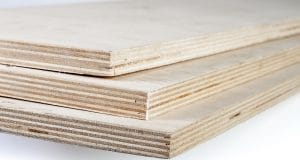Madera contrachapada. Características, tipos y usos de los tableros contrachapados Tres tableros de madera contrachapada